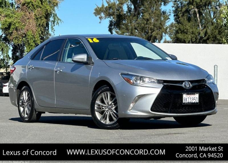 2016 Toyota Camry SE