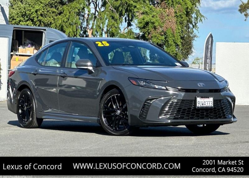 2025 Toyota Camry SE