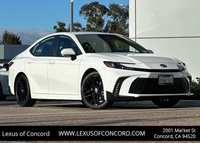 2025 Toyota Camry SE