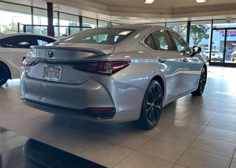 2024 Lexus ES