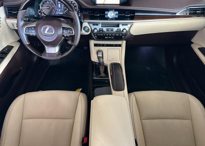 2017 Lexus ES