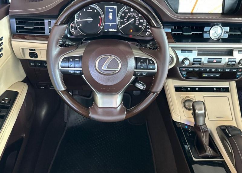 2017 Lexus ES