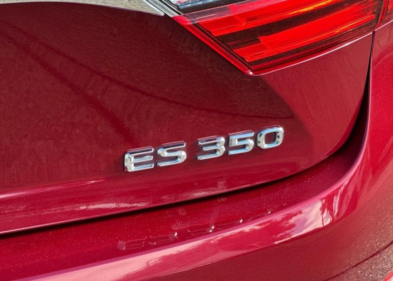 2017 Lexus ES