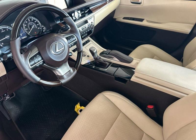 2017 Lexus ES