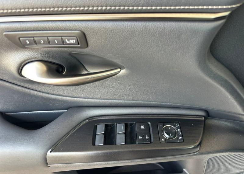 2020 Lexus ES