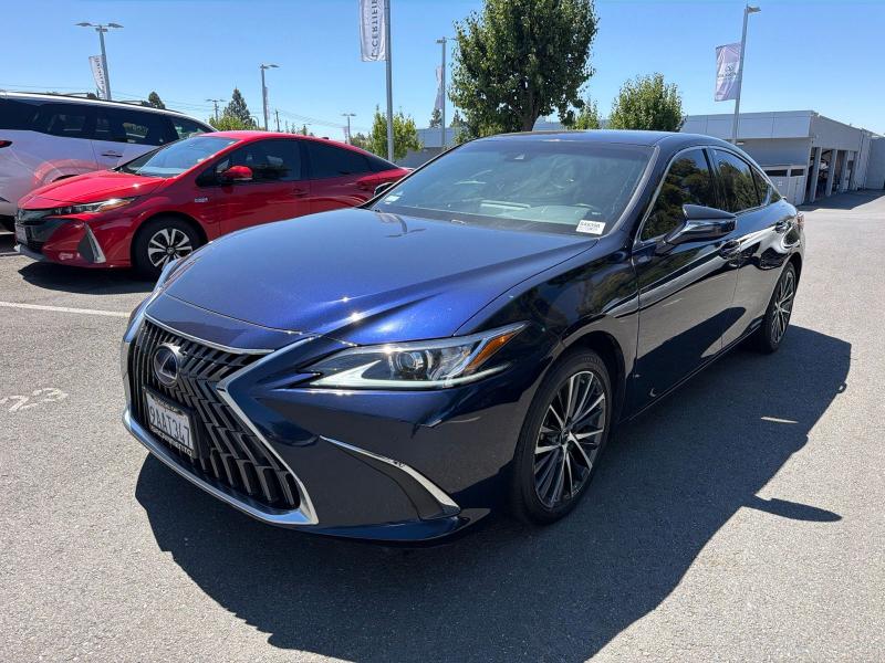 2022 Lexus ES