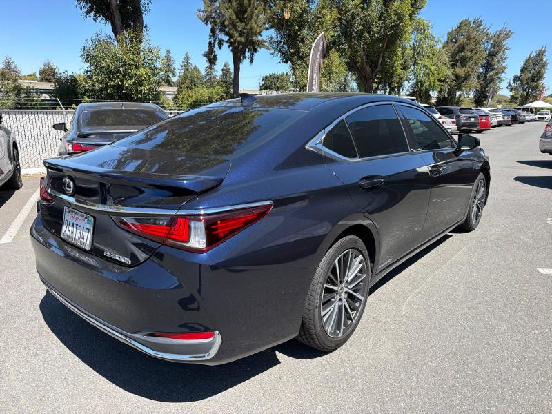 2022 Lexus ES