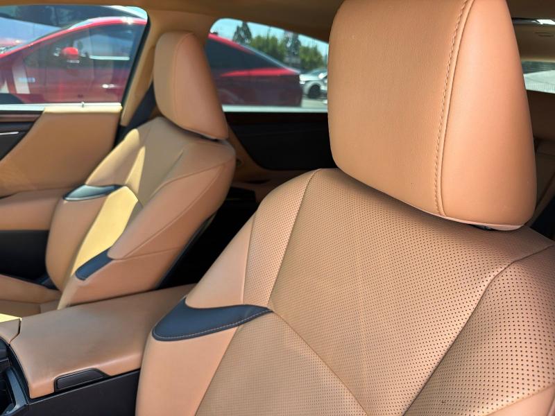2022 Lexus ES
