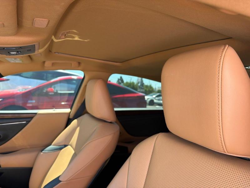 2022 Lexus ES
