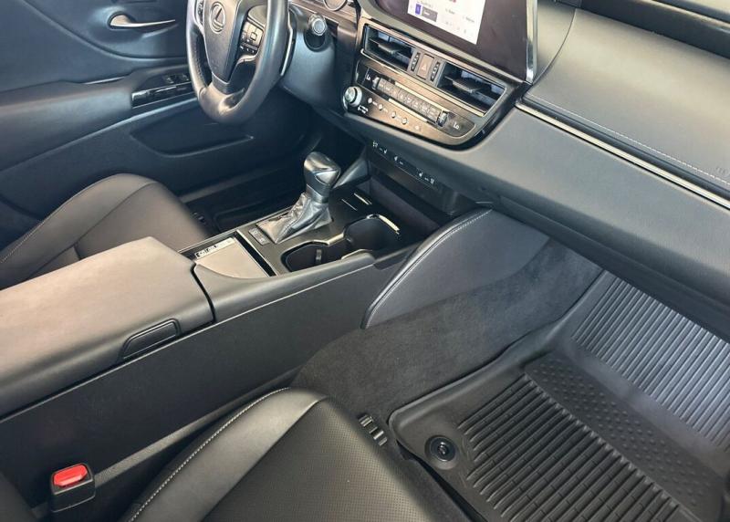 2023 Lexus ES