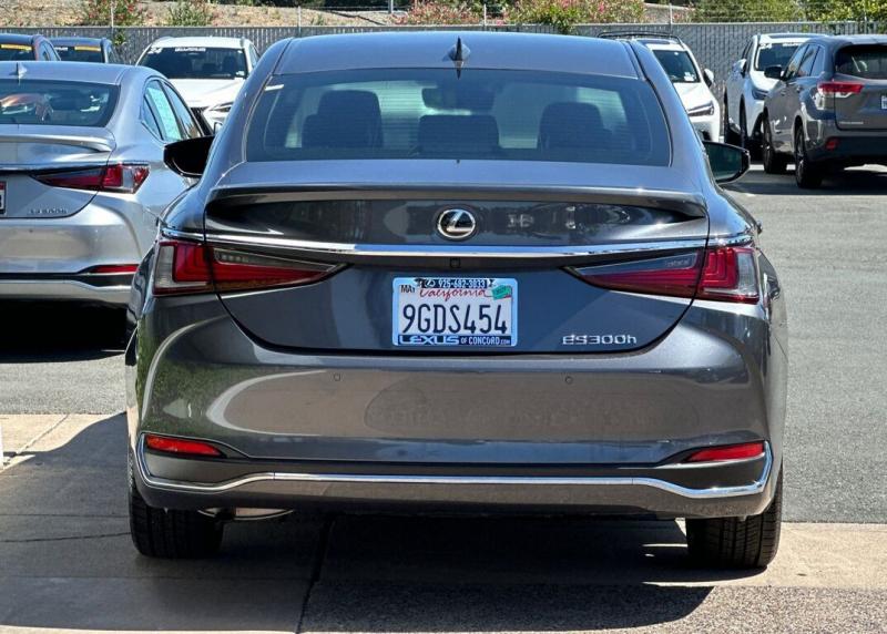 2023 Lexus ES
