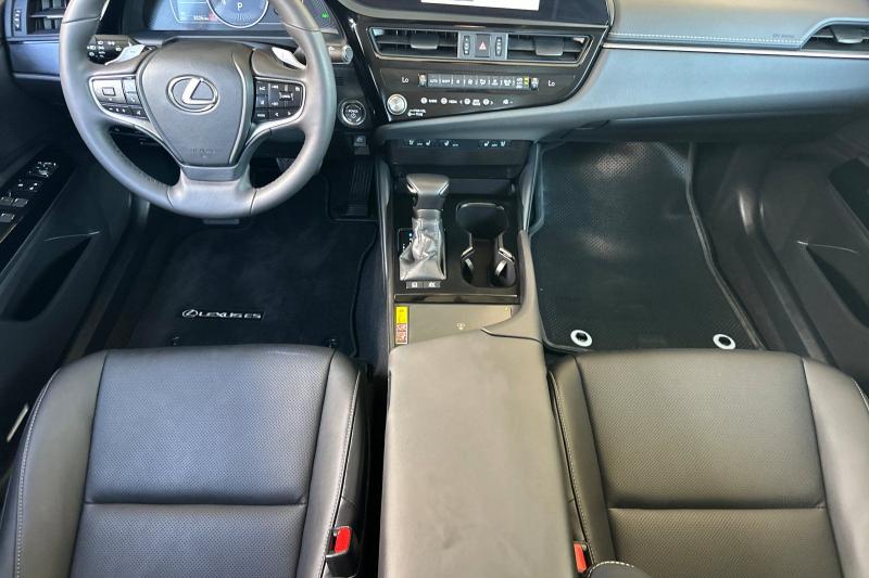 2023 Lexus ES