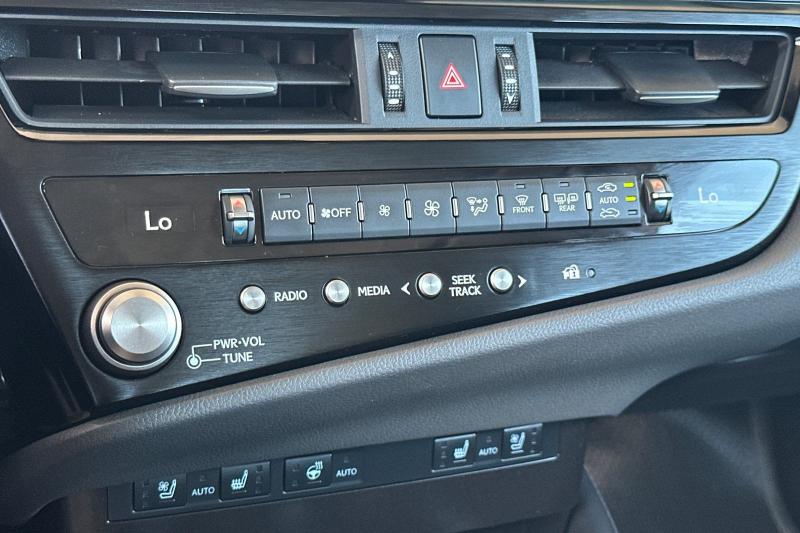 2023 Lexus ES