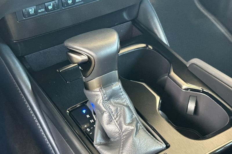 2023 Lexus ES