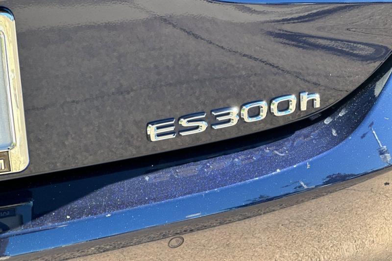 2023 Lexus ES