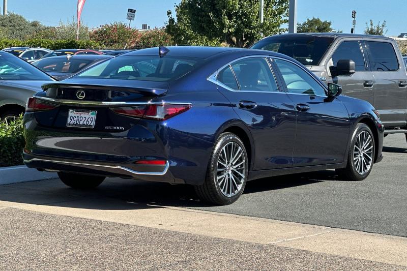 2023 Lexus ES