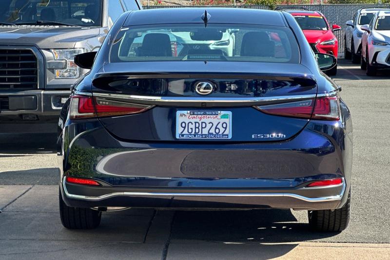 2023 Lexus ES