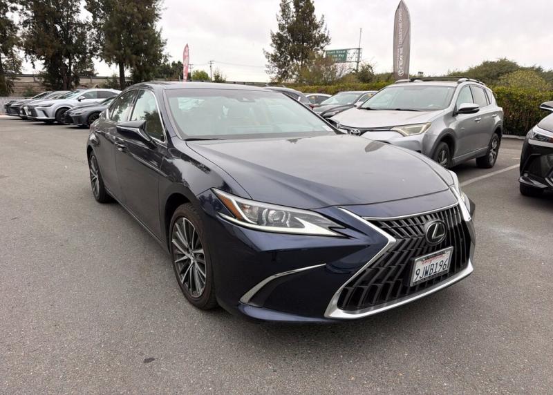2024 Lexus ES 300h