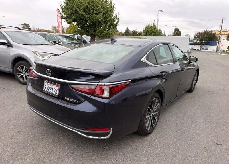 2024 Lexus ES