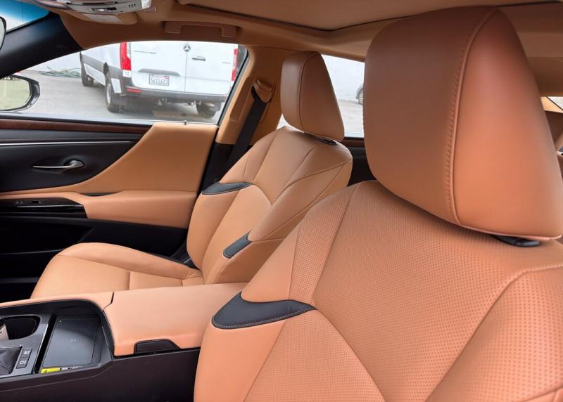 2024 Lexus ES