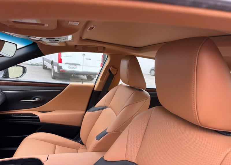 2024 Lexus ES