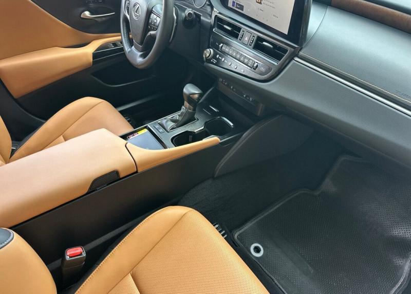 2025 Lexus ES