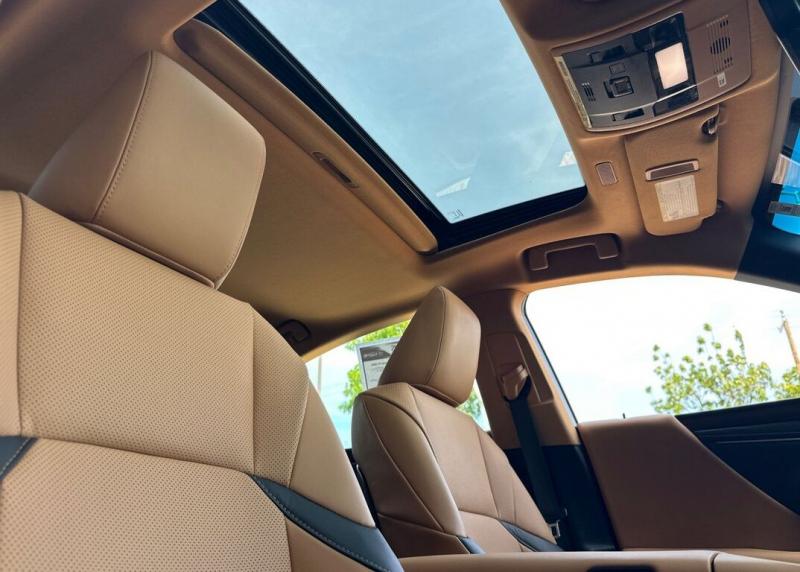 2025 Lexus ES