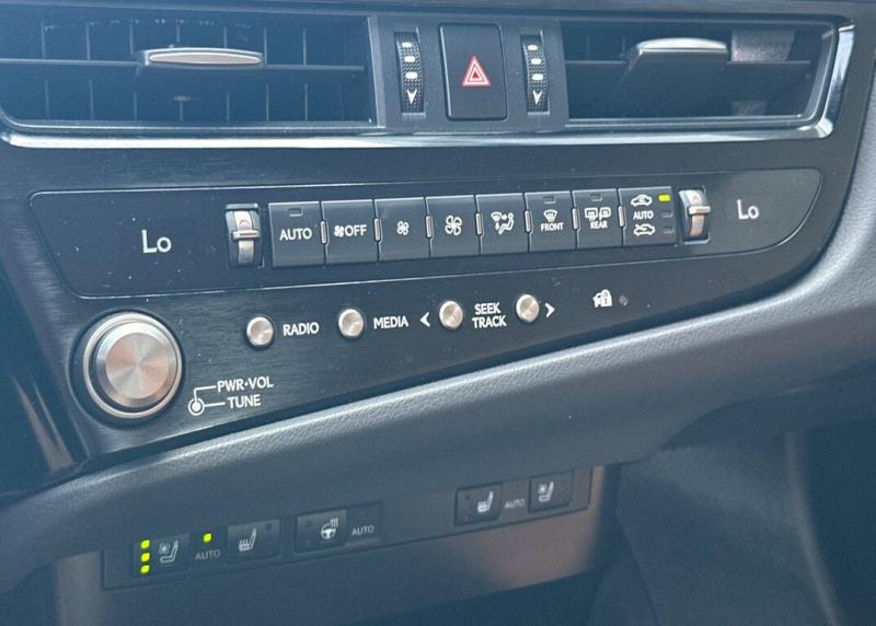 2025 Lexus ES