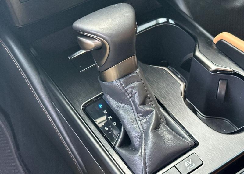 2025 Lexus ES