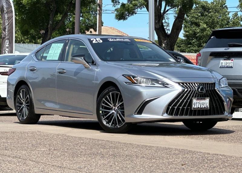2025 Lexus ES