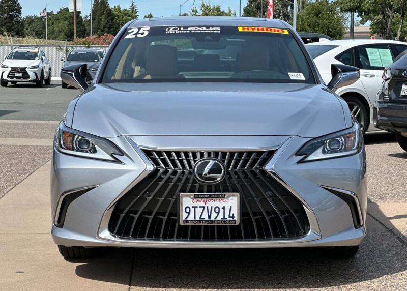 2025 Lexus ES