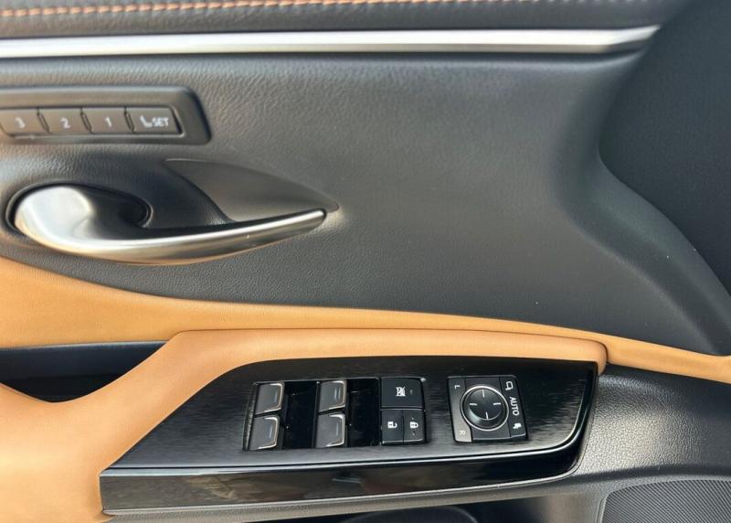 2025 Lexus ES