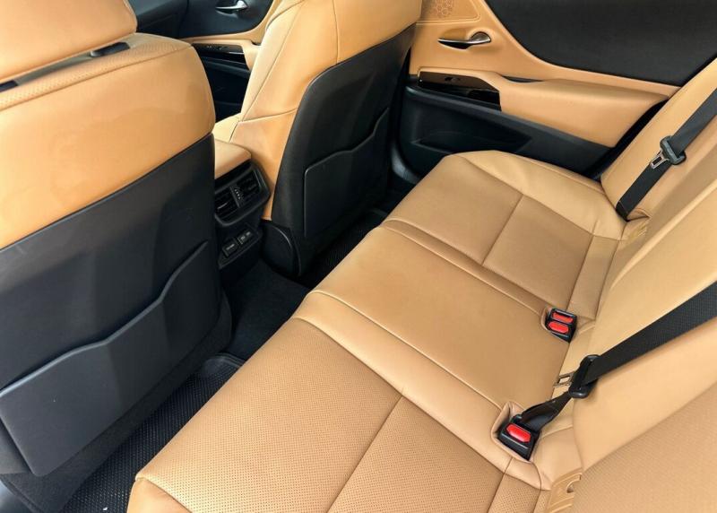 2025 Lexus ES
