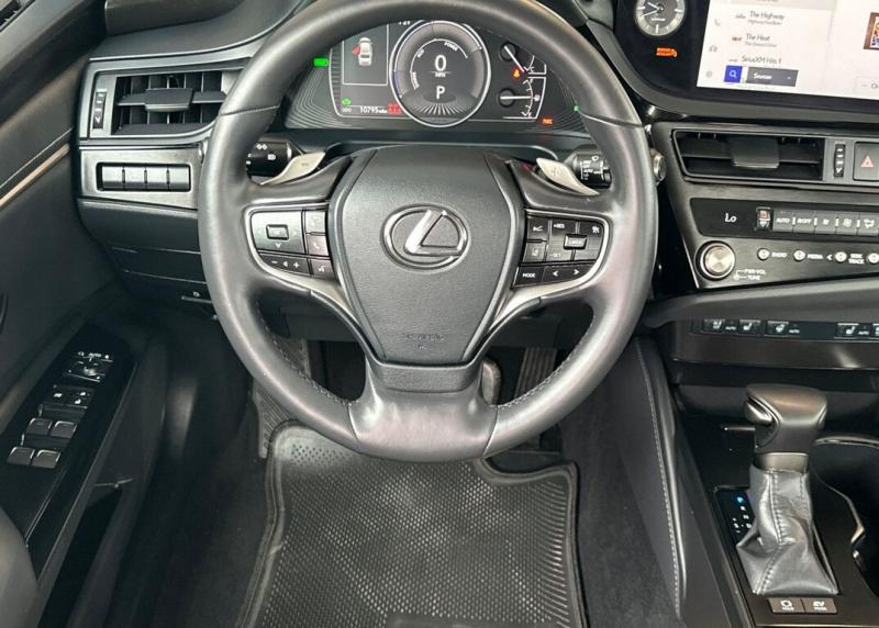 2025 Lexus ES