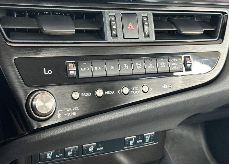 2025 Lexus ES