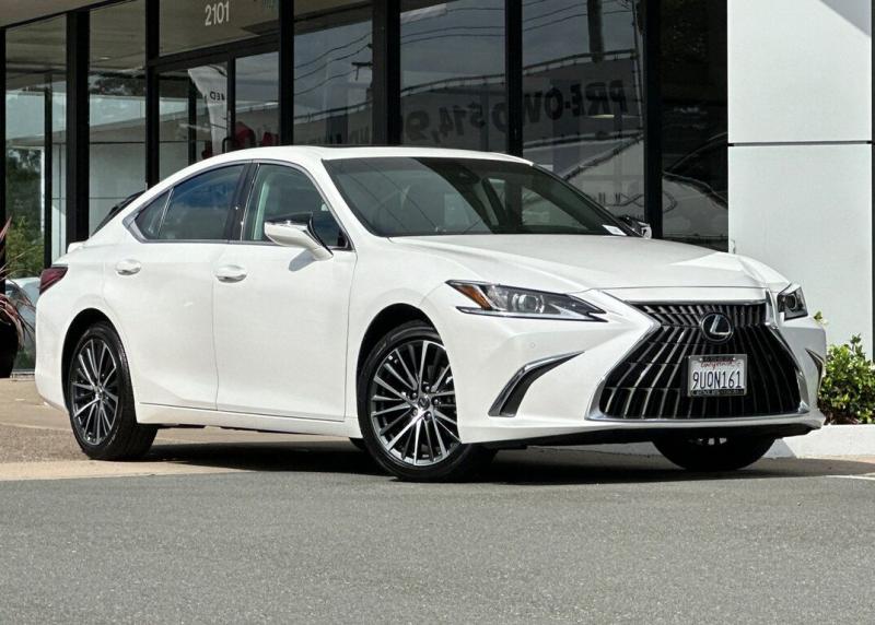 2025 Lexus ES