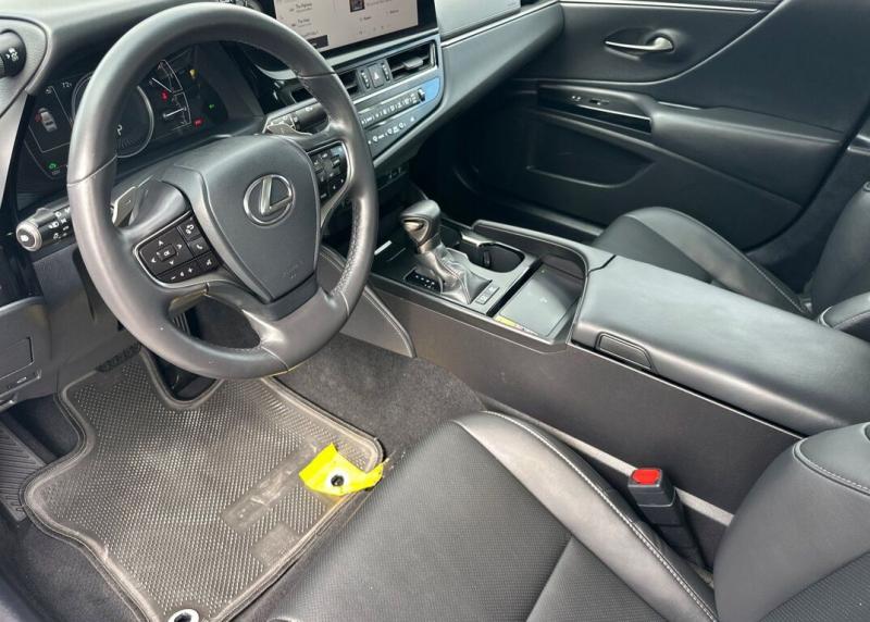 2025 Lexus ES