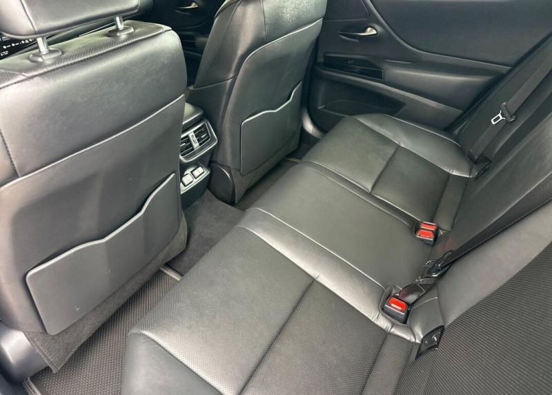 2025 Lexus ES