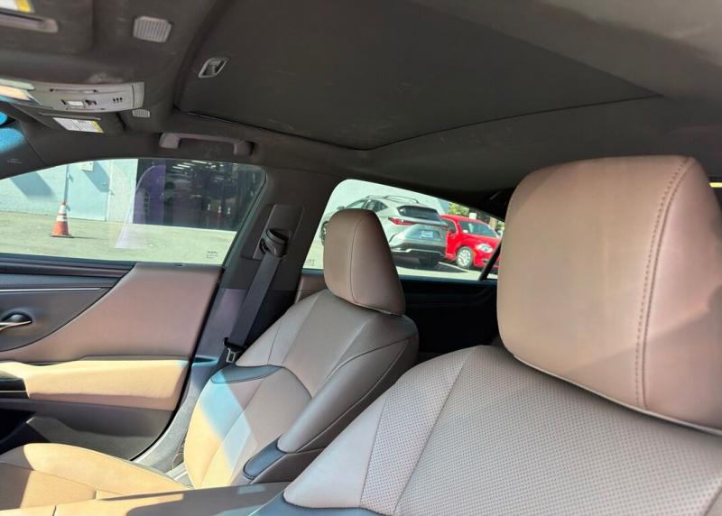 2025 Lexus ES