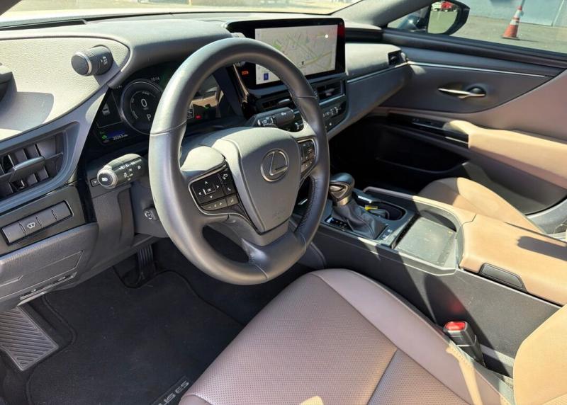 2025 Lexus ES