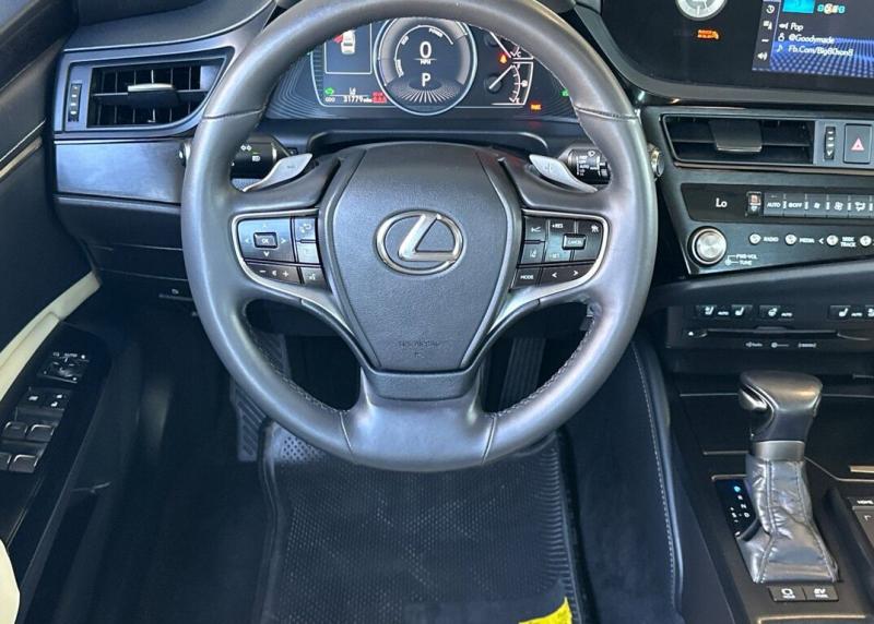 2022 Lexus ES