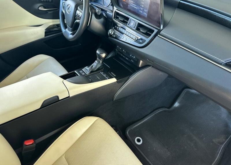 2022 Lexus ES