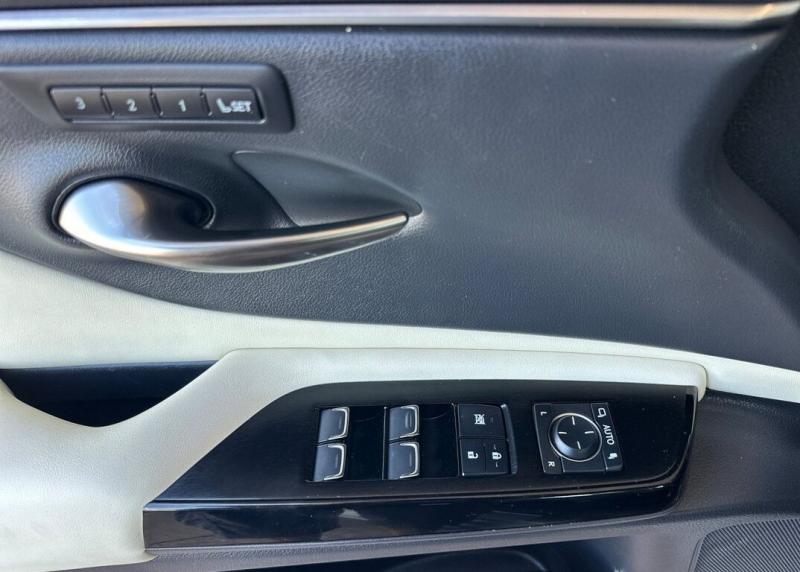2022 Lexus ES