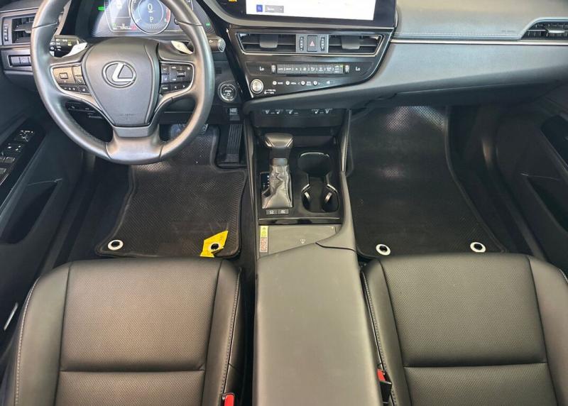 2025 Lexus ES