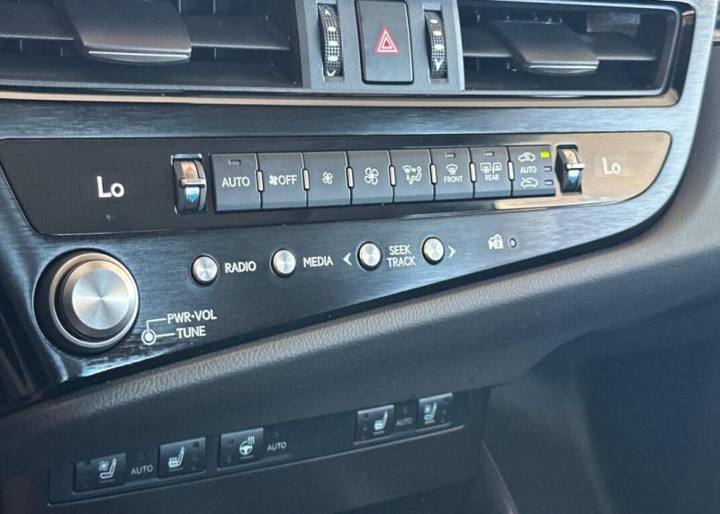 2025 Lexus ES