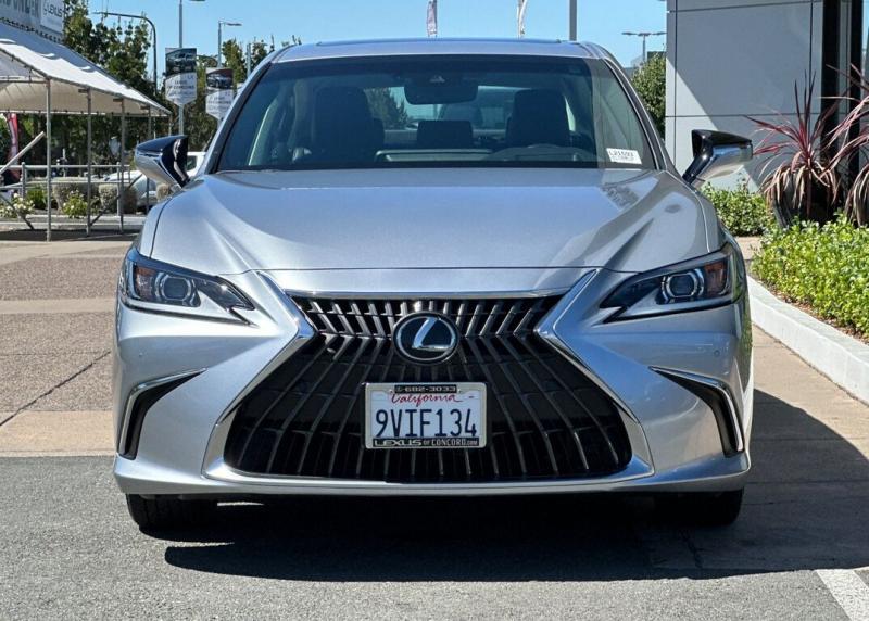 2025 Lexus ES