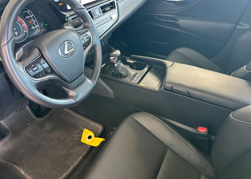 2025 Lexus ES