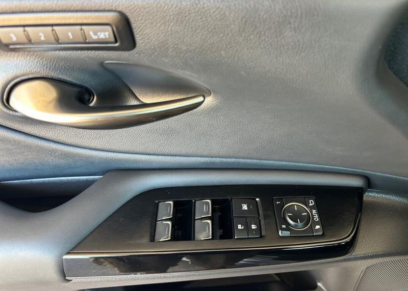 2025 Lexus ES
