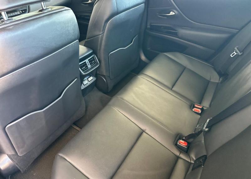 2025 Lexus ES