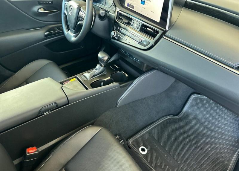 2024 Lexus ES